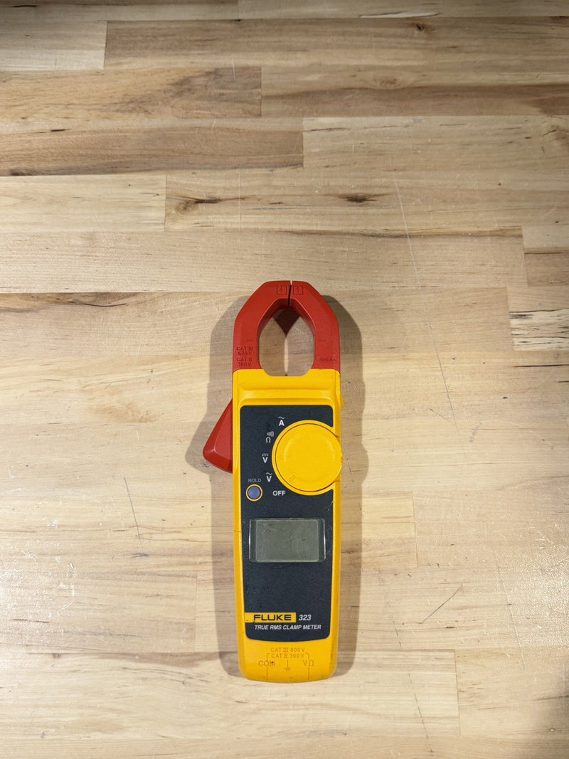 FLUKE 323 TRUE RMS CLAMP METER FOR PARTS