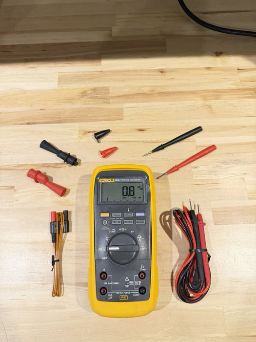 FLUKE 28 II TRUE RMS MULTIMETER WITH LEADS & CLIPS TESTED