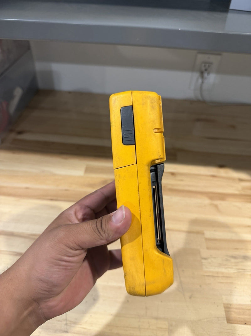FLUKE 233 REMOTE DISPLAY MULTIMETER (PARTS ONLY) FOR PARTS