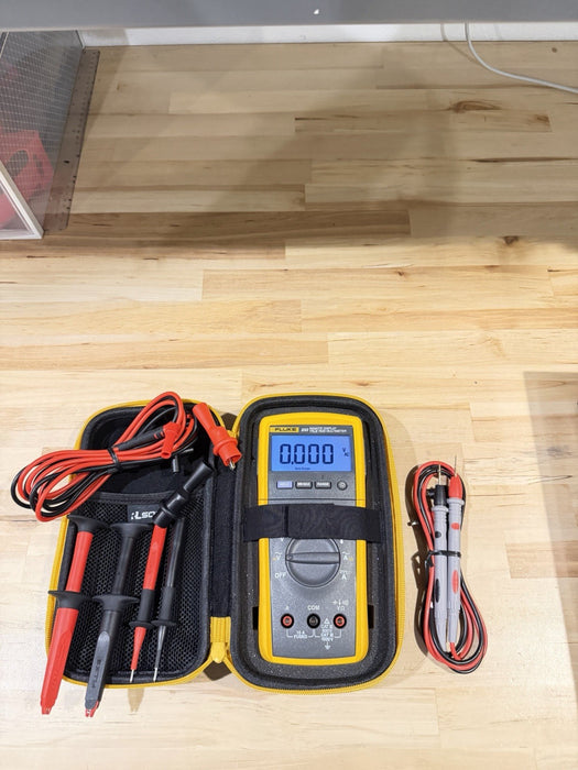 FLUKE 233 KIT REMOTE DISPLAY AUTOMOTIVE DIGITAL MULTIMETER