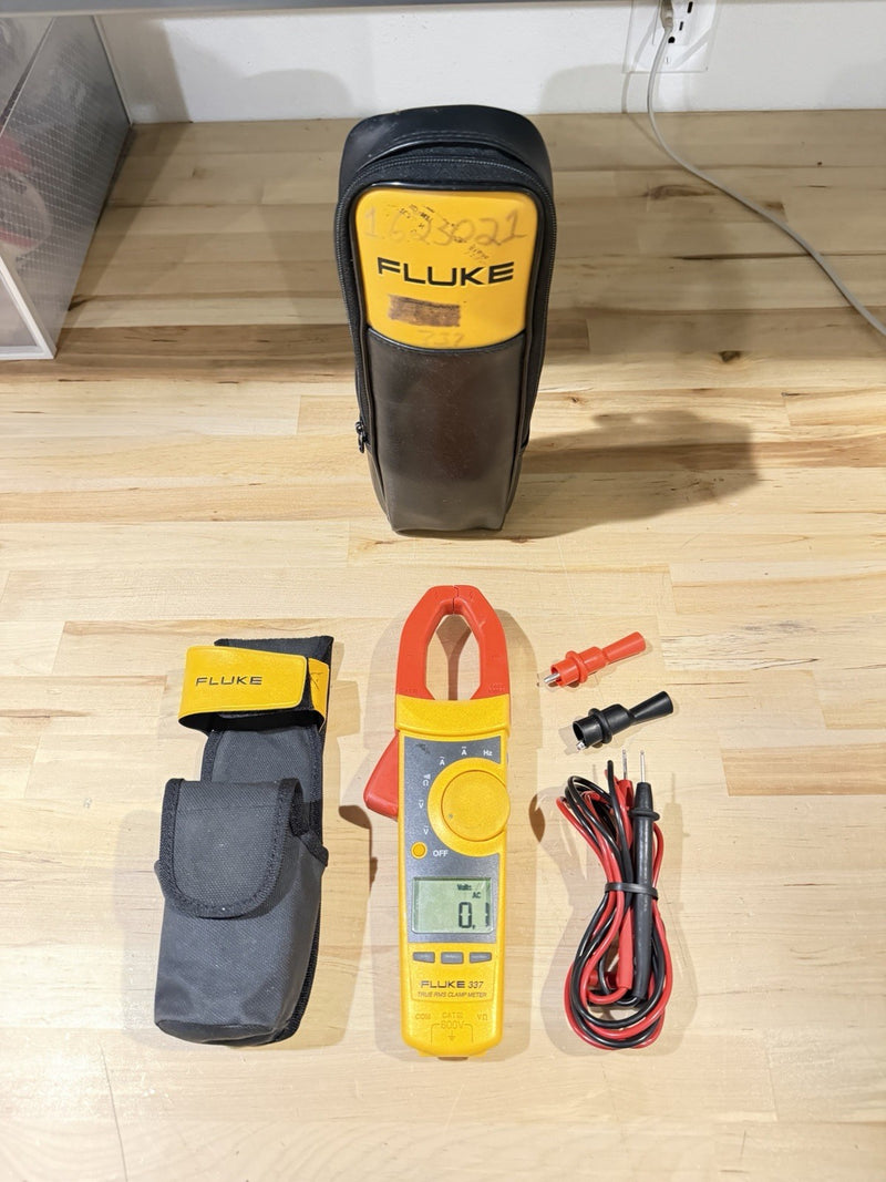 FLUKE 337 TRUE RMS AC/DC CLAMP METER WITH LEADS & BAG