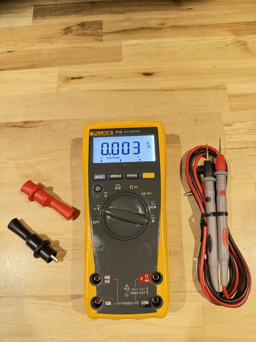 FLUKE 77-IV MULTIMETER W / LEAD SET & CLIPS - SHIPS FAST (TESTED)