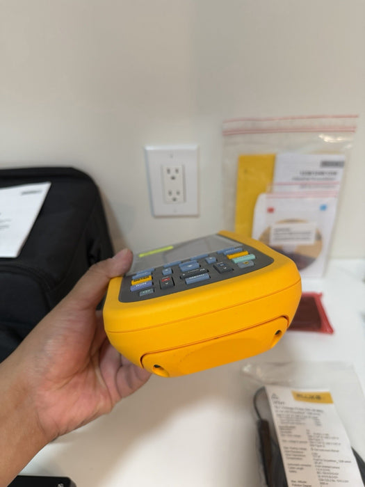 FLUKE 125B INDUSTRIAL SCOPEMETER 40MHZ(NEW FACTORY SEALED) FREE SHIPPING MFD2025