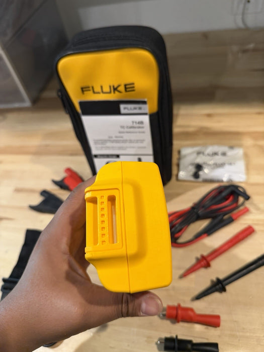 FLUKE 714B THERMOCOUPLE CALIBRATOR (NEW FACTORY SEALED) MFD-2024 (CAL-2024) NEW