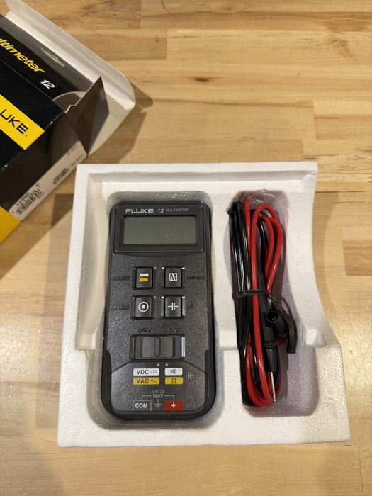 FLUKE 12 DIGITAL MULTIMETER (NEW FACTORY SEALED) SHIPS FAST (RARE)