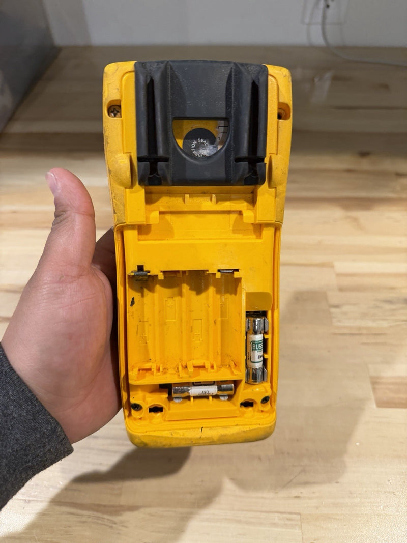 FLUKE 187 TRUE RMS MULTIMETER FOR PARTS