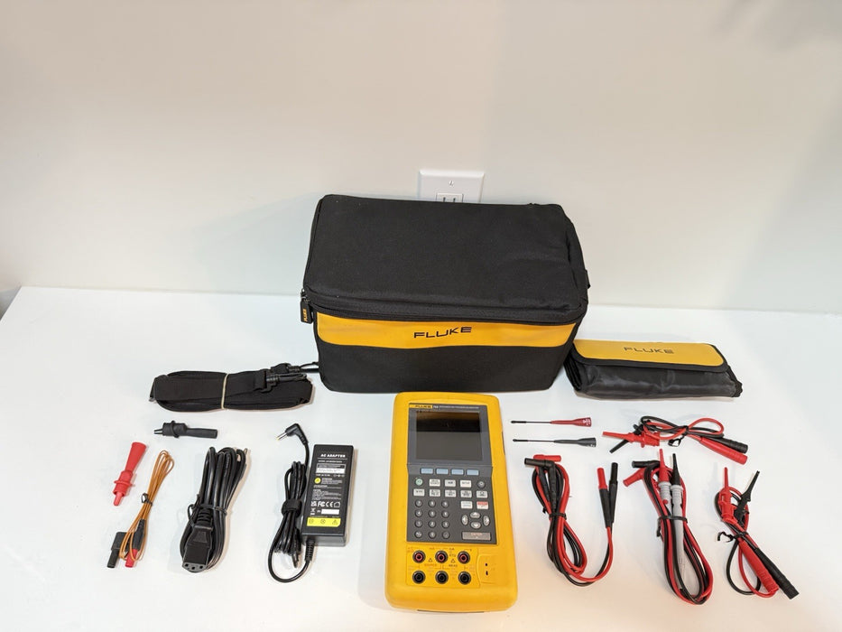 FLUKE 744 PROCESS CALIBRATOR WITH LEAD SET & BAG TESTED