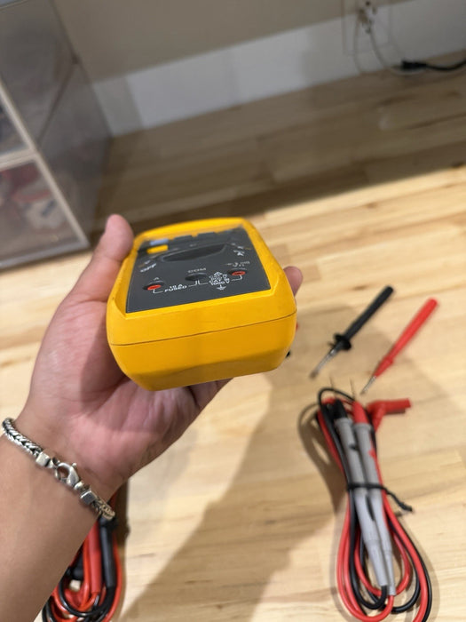 FLUKE 233 REMOTE DISPLAY AUTOMOTIVE DIGITAL  MULTIMETER (TESTED) FREE SHIPPING