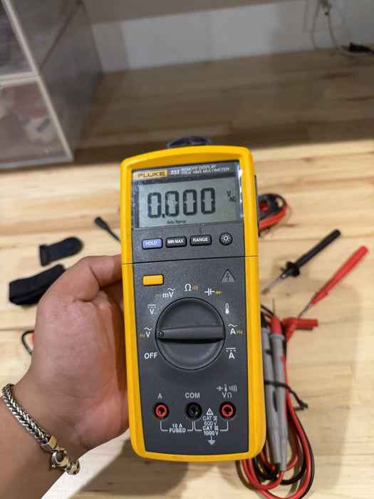 FLUKE 233 REMOTE DISPLAY AUTOMOTIVE DIGITAL  MULTIMETER KIT (FREE SHIPPING)