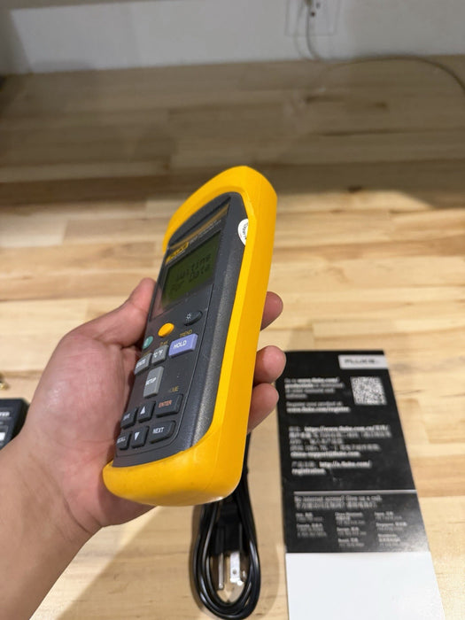 FLUKE 1523 REFERENCE THERMOMETER (CALIBRATED 2026) FREE SHIPPING /TESTED