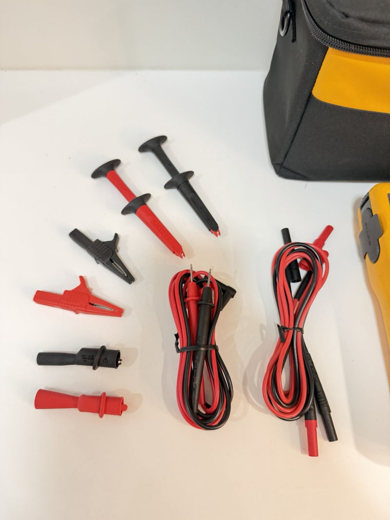 FLUKE 753 DOCUMENTING PROCESS CALIBRATOR WITH ACCESSORIES TESTED