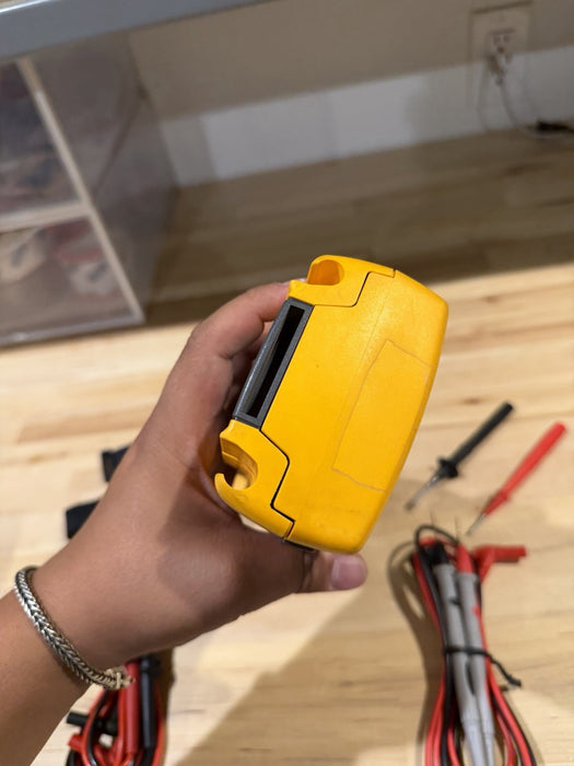 FLUKE 233 REMOTE DISPLAY AUTOMOTIVE DIGITAL  MULTIMETER (TESTED) FREE SHIPPING