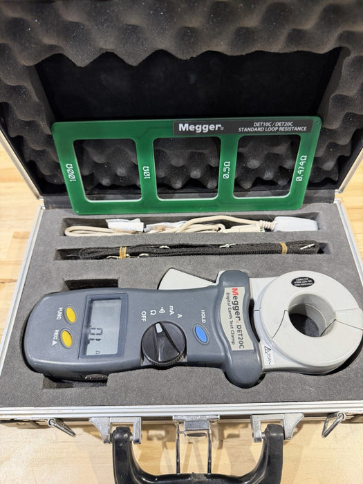 MEGGER DET20C DIGITAL EARTH TEST CLAMP METER & CASE - FREE SHIPPING (TESTED)