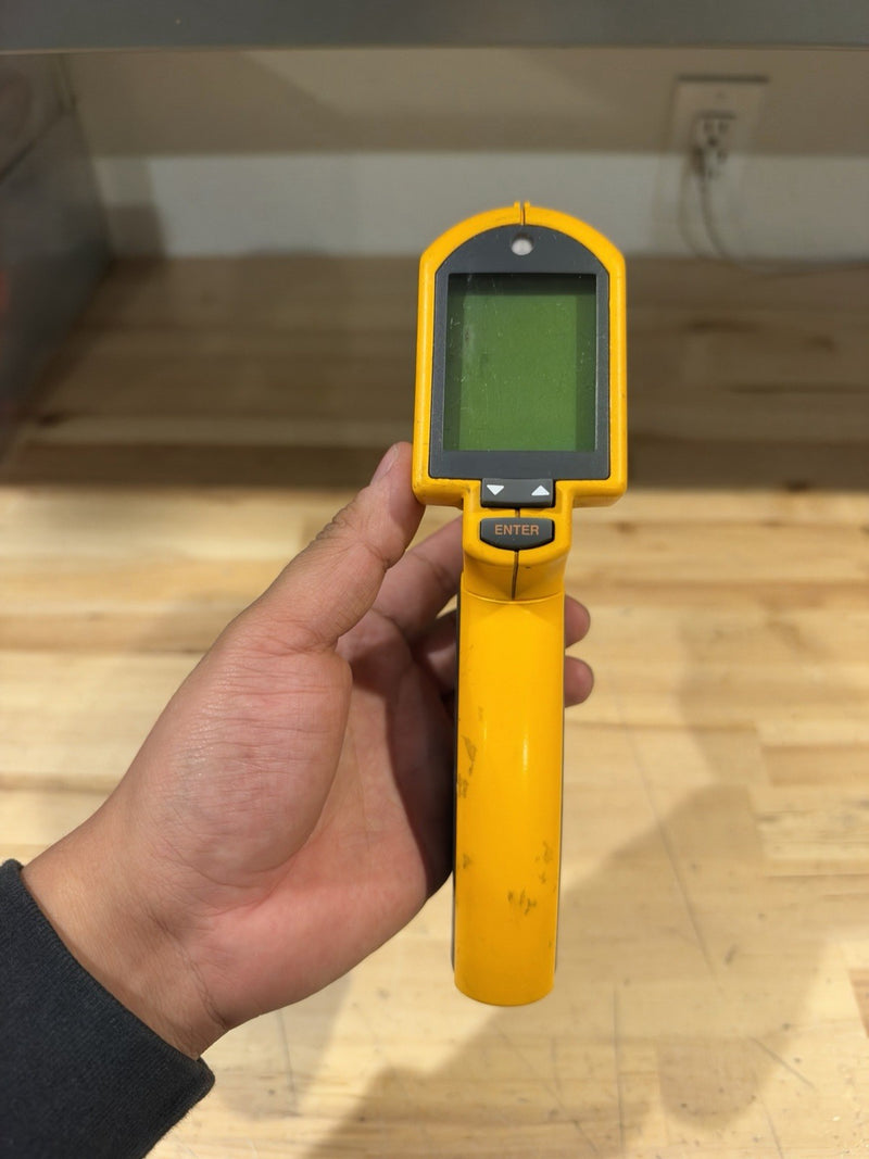 FLUKE 572 INFRARED THERMOMETER - SHIPS FAST