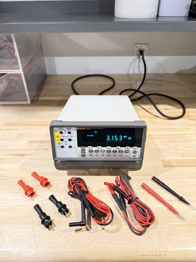 FLUKE 8808A 5.5 DIGITAL MULTIMETER WITH LEADS & CHARGER TESTED