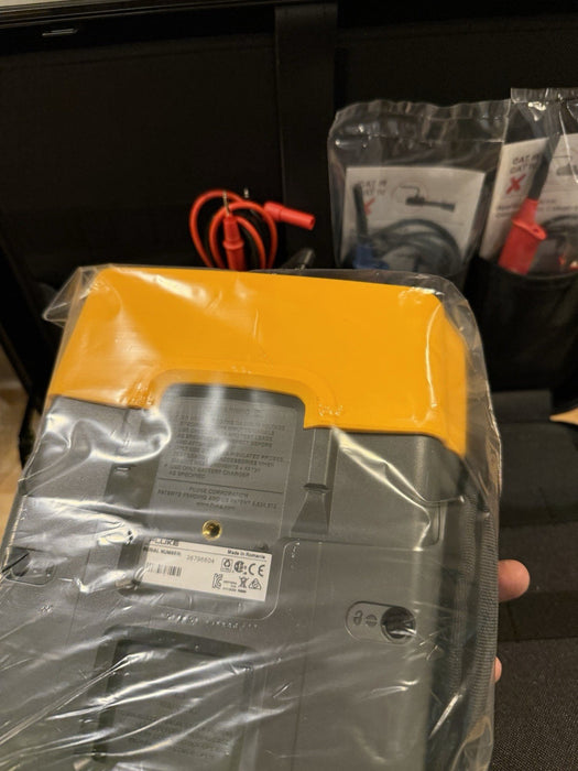 FLUKE 190-062 SCOPEMTER 2CH 60MHZ 625MS/S (NEW FACTORY SEALED) FREE SHIPPING
