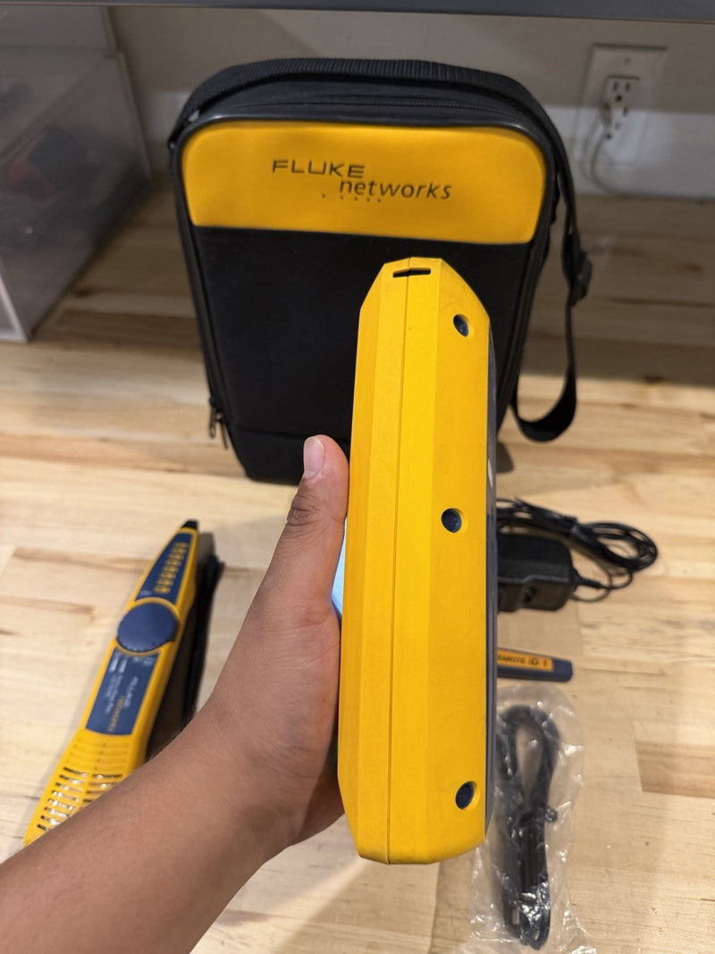 FLUKE NETWORKS LIQ-100 LINKIQ KIT CABLE & NETWORK TESTER W ACCESSORIES