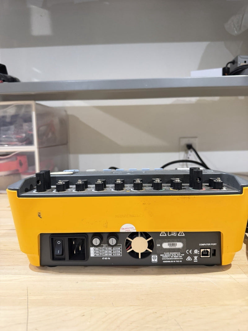 FLUKE ESA620 BIOMEDICAL ELECTRICAL SAFETY ANALYZER WITH CHARGER & LEADS