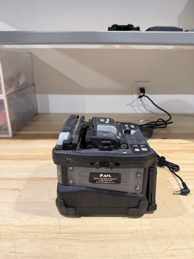FUJIKURA 90S SM MM CORR ALIGNMENT FIBER FUSION SPLICER W/ CHARGER - SHIPS FREE
