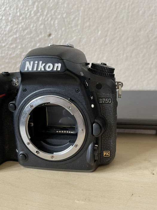 NIKON D750 24.3 MP FULL FRAME DIGITAL SLR CAMERA BLACK BODY ONLY