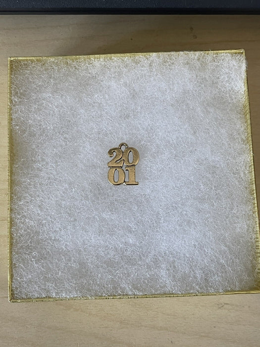 JAMES AVERY 2001 14K GOLD CHARM RETIRED STACKED ‘01 GRADUATION CLASS OF RARE