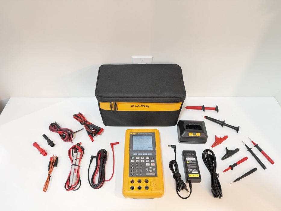 FLUKE 744 DOCUMENTING PRCESS CALIBRATOR WITH LEADS & CHARGER TESTED