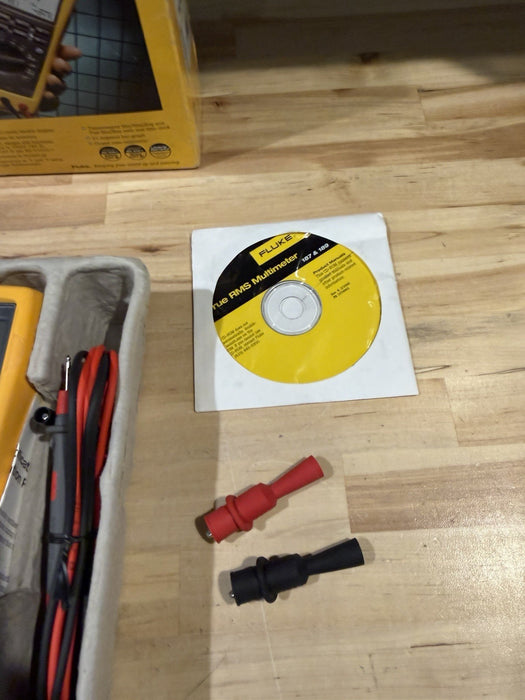 FLUKE 187 TRUE RMS MULTIMETER W/ LEADS & CLIPS  (NEW SEALED) TESTED - RARE