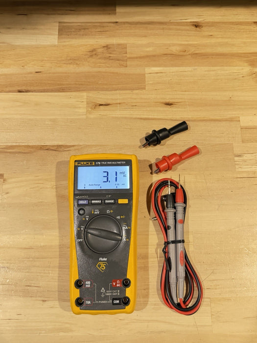 FLUKE 179 MULTIMETER W/ LEADS & CLIPS (SHIPS FAST)