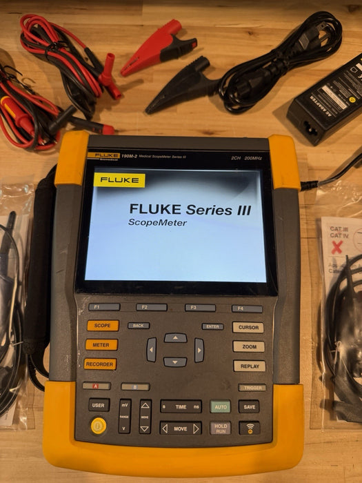 FLUKE 190M-2 MEDICAL SCOPEMETER SERIES III 2CH 200MHZ W/ ACCESSORIES (TESTED)