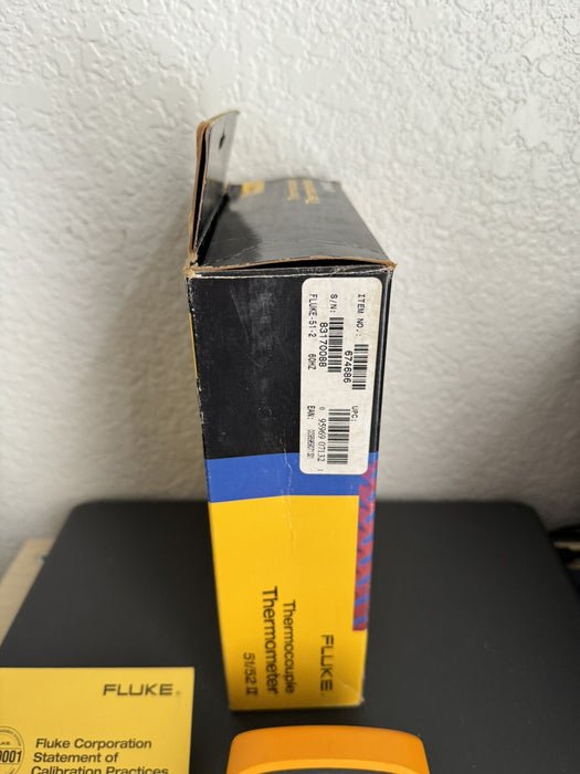 FLUKE 51 II THERMOCOUPLE THERMOMETER WITH PROBE DAMAGED BOX NEW