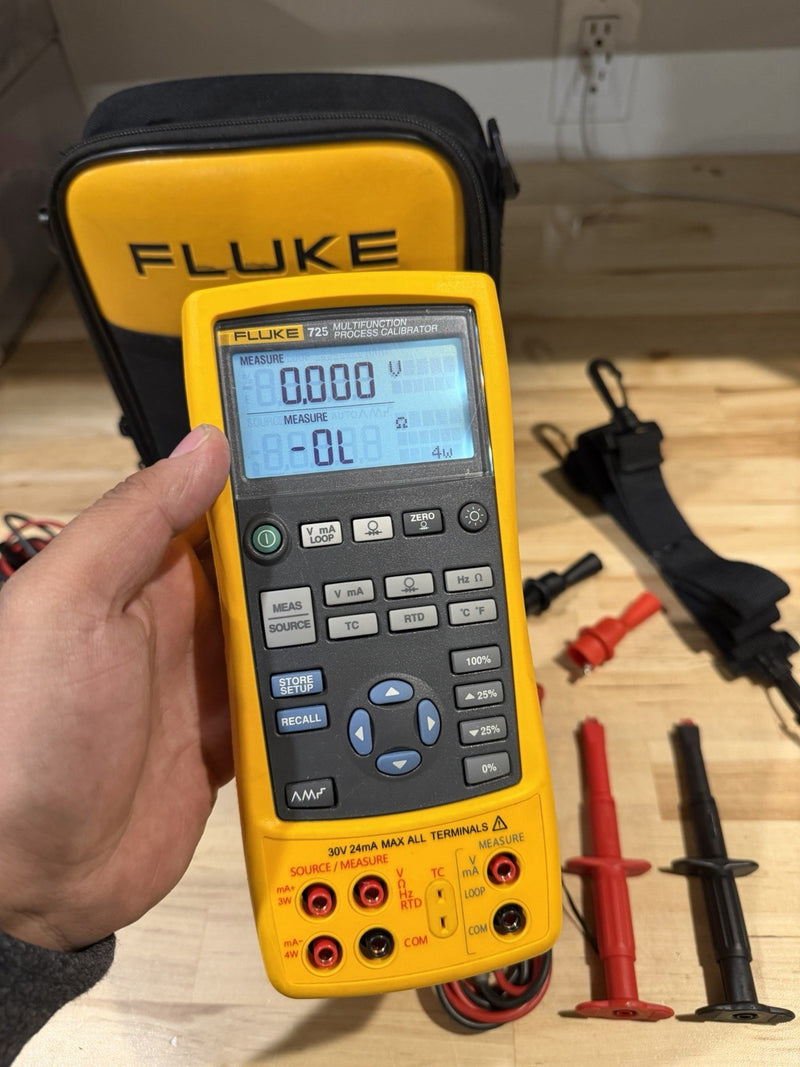 FLUKE 725 MULTIFUNCTION PROCESS CALIBRATOR WITH BAGLEADS & CLIPS