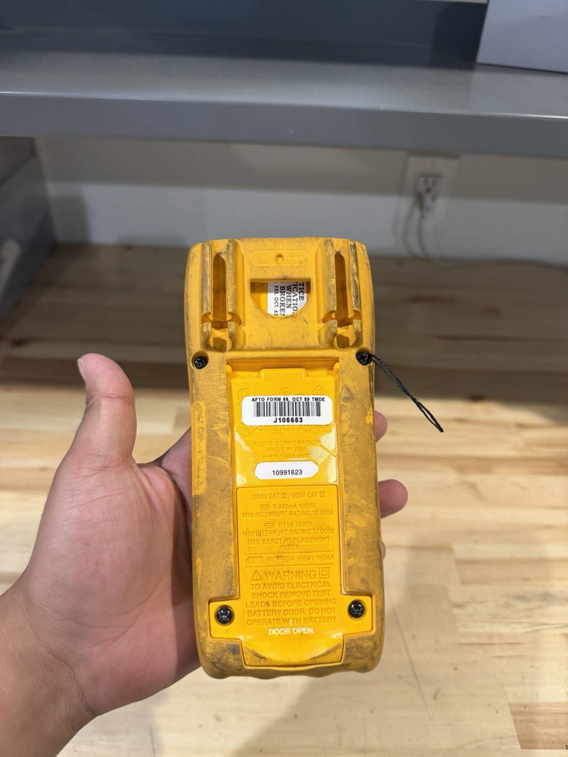 FLUKE 179 TRUE RMS MULTIMETER (PARTS ONLY) FOR PARTS DOESN’T WORK - SHIPS FAST