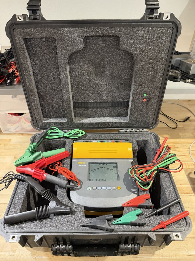 FLUKE 1550C 5KV INSULATION TESTER W LEADS & CASE - FREE SHIPPING