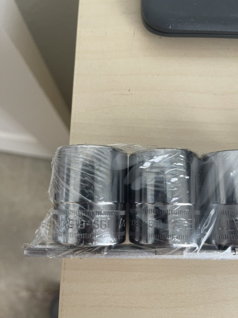 CAT/ SNAP-ON METRIC 13 PIECE SOCKET SET