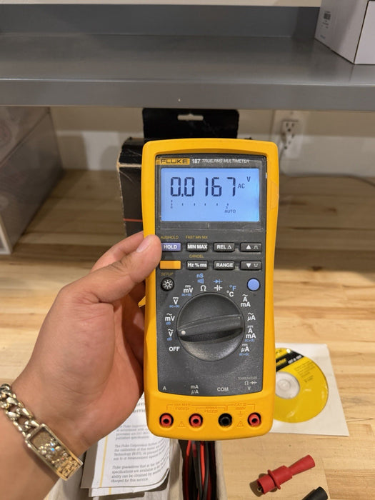 FLUKE 187 TRUE RMS MULTIMETER W/ LEADS & CLIPS  (NEW SEALED) TESTED - RARE