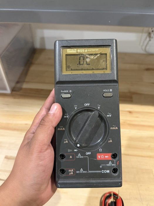 FLUKE 8025 A DIGITAL MULTIMETER W/ LEADS- SHIPS FAST