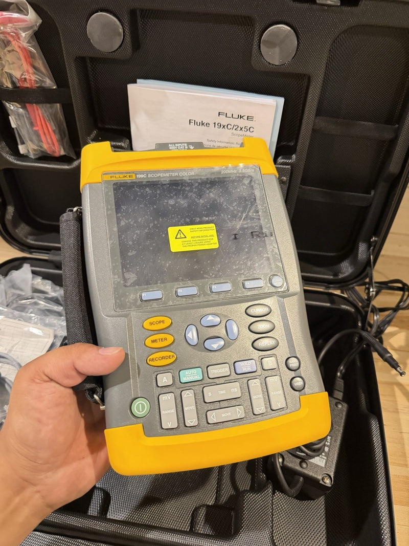 FLUKE 199C 200MHZ 2.5GS/S SCOPEMETER COLOR WITH ACCESSORIES