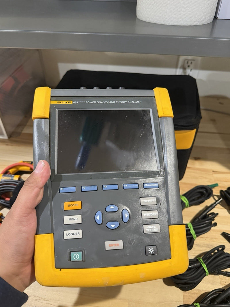 FLUKE 435 II POWER QUALITY & ENERGY ANALYZER WITH ACCESSORIES & CHARGER
