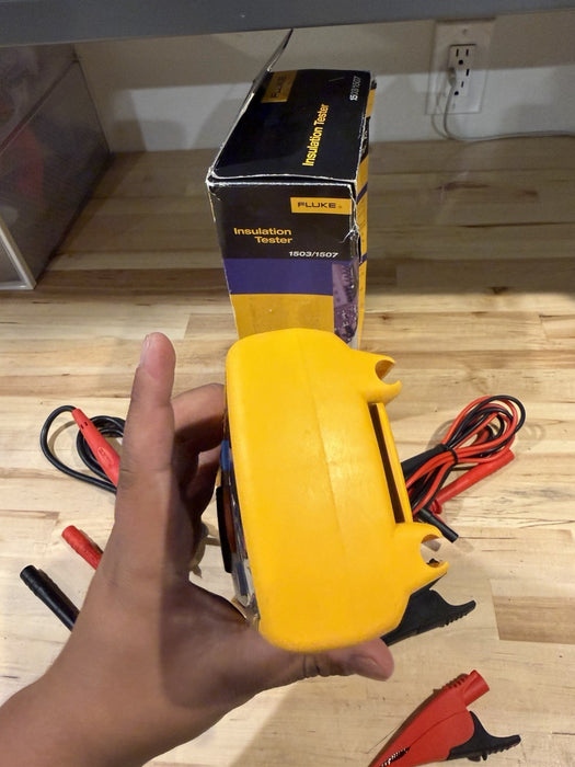 FLUKE 1503 INSULATION TESTER (NEW FACTORY SEALED) W ACCESSORIES - NEW