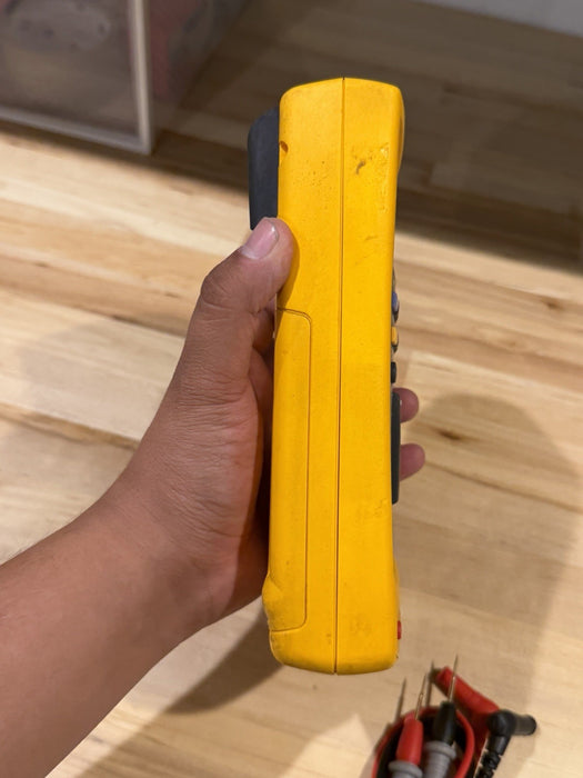 FLUKE 187 TRUE RMS MULTIMETER WITH LEADS TESTED