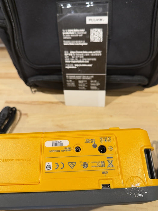 FLUKE VT900 GAS FLOW ANALYZER W/CASE & CHARGER-FREE SHIPPING (TESTED)