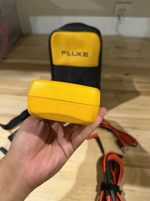 FLUKE 789 PROCESSMETER WITH LEADS & CLIPS TESTED