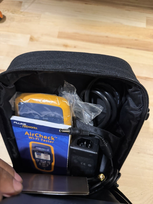 FLUKE NETWORKS AIRCHECK WIFI TESTER W/ ANTENNA & ACCESSORIES (NEW) RARE