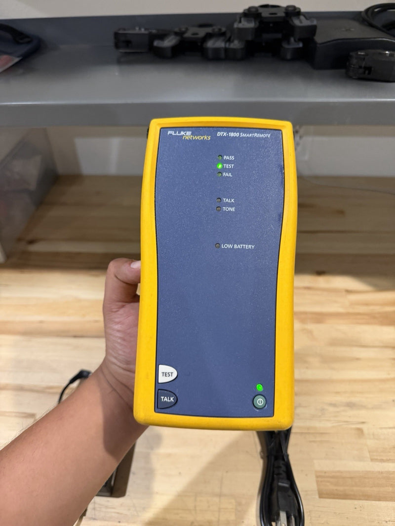 FLUKE NETWORKS DTX-1800 REMOTE W/ CHARGER (TESTED) FRE SHIPPING