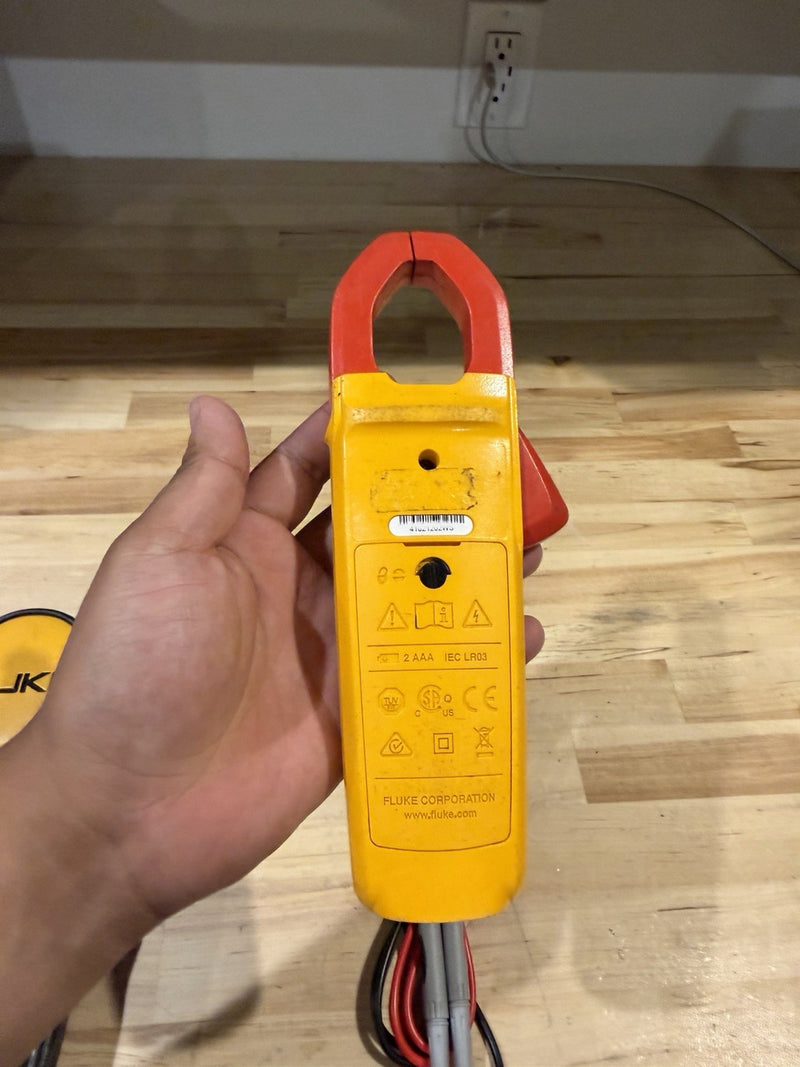 FLUKE 323 TRUE-RMS DIGITAL CLAMP METER WITH BAG & LEADS