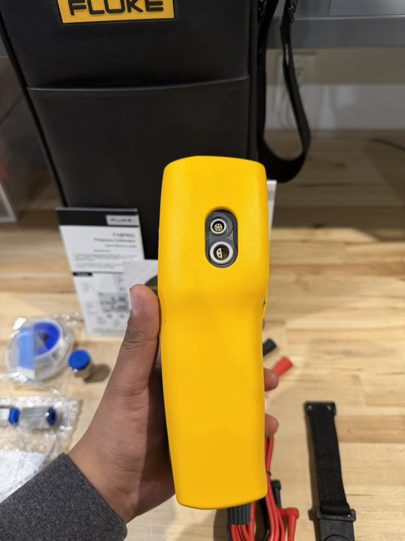 FLUKE 719PRO 30G PRESSURE CALIBRATOR KIT (PARTS ONLY) FOR PARTS