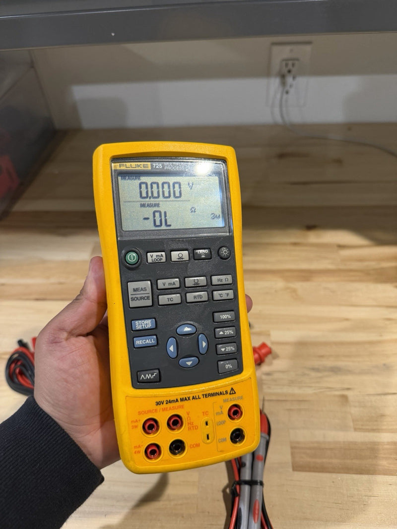 FLUKE 725 MULTIFUNCTION PROCESS CALIBRATOR WITH LEADS & CLIPS TESTED