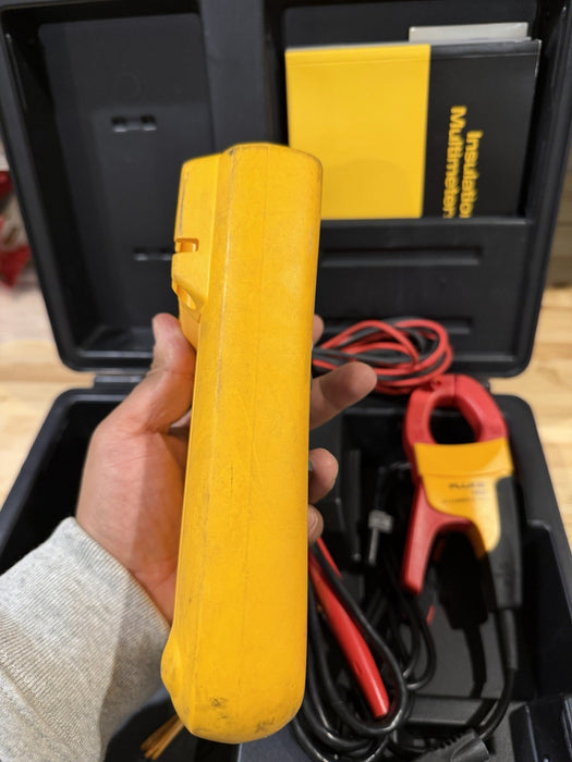 FLUKE 1587 DIGITAL INSULATION TESTER KIT W ACCESSORIES & LEADS - SHIPS FAST
