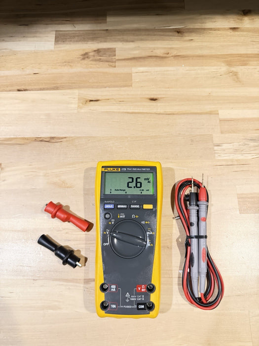 FLUKE 179 TRUE RMS MULTIMETER W/ LEADS- SHIPS FAST (TESTED) MINT CONDITION