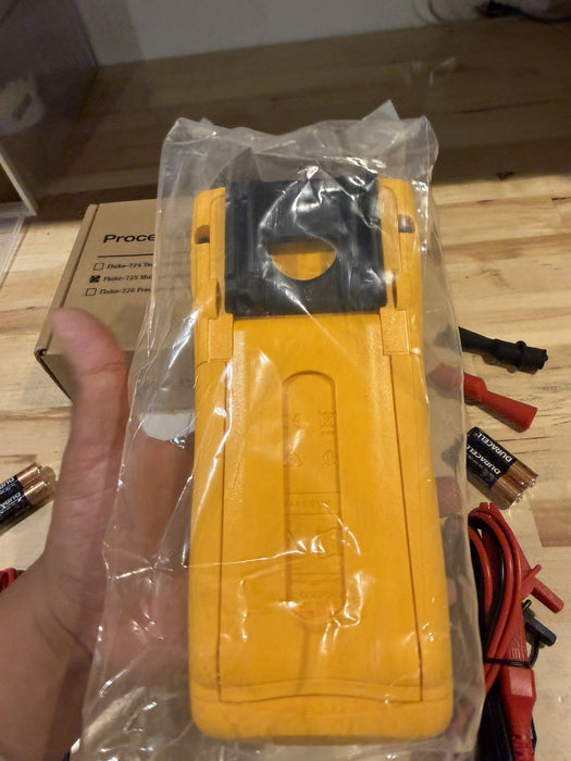 FLUKE 725 MULTIFUNCTION PROCESS CALIBRATOR NEW